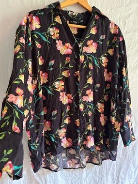 Neo-Nostalgia / Boho Floral Button Down Shirt